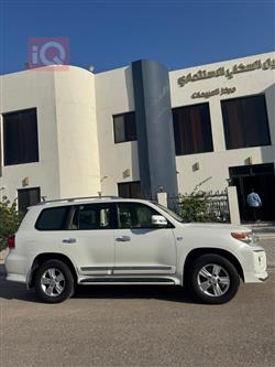 تۆیۆتا لاند کروزەر